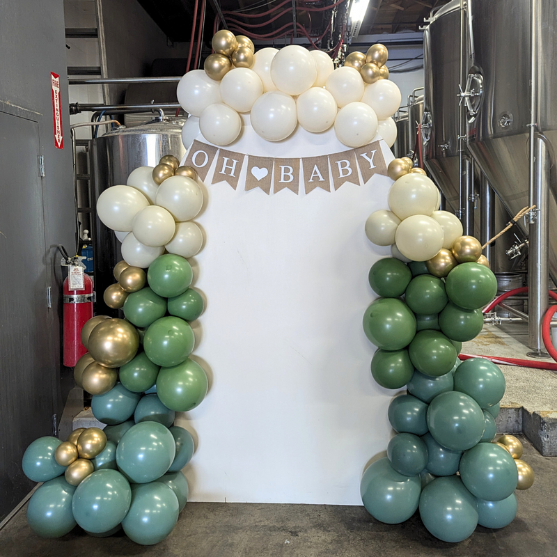 balloon backdrop for baby shower with oh baby banner9