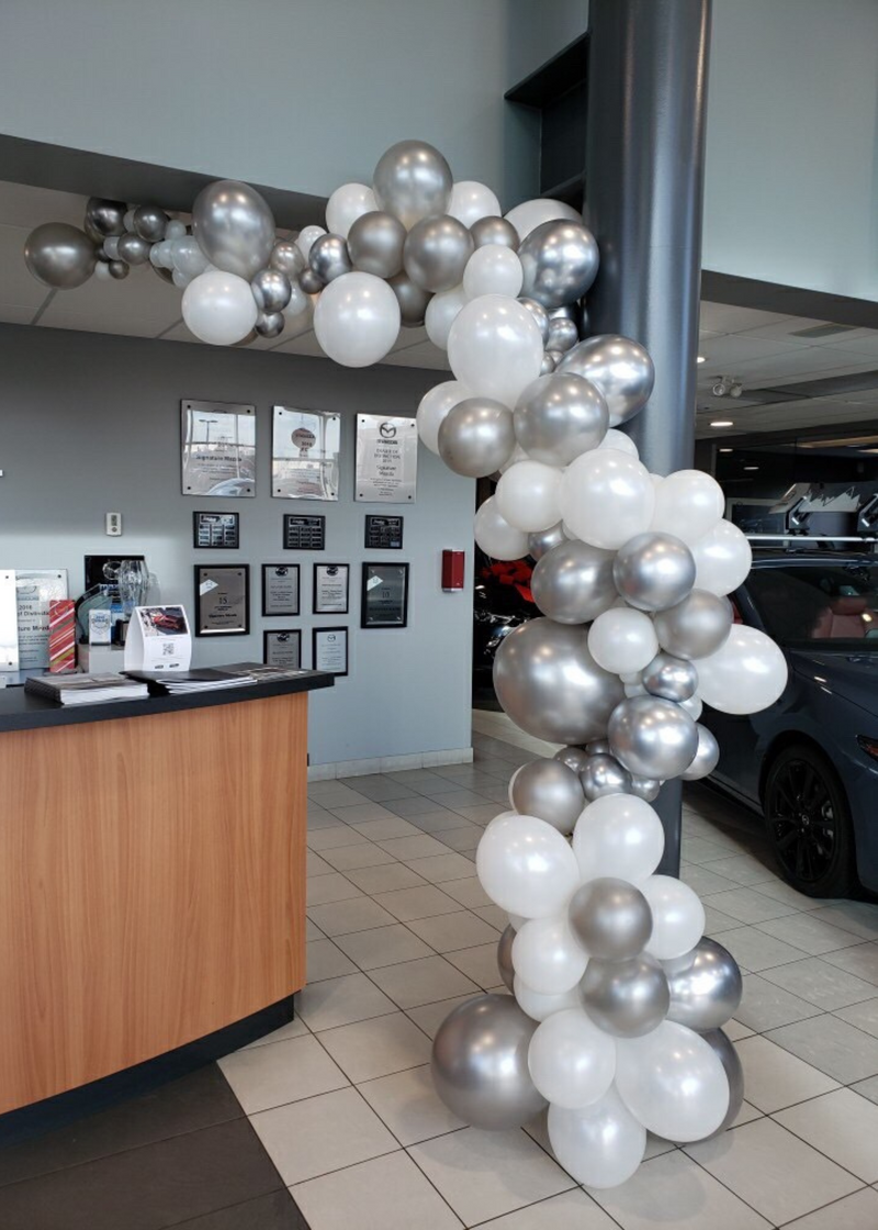 8ft Elegant Organic Half Balloon Arch 
8