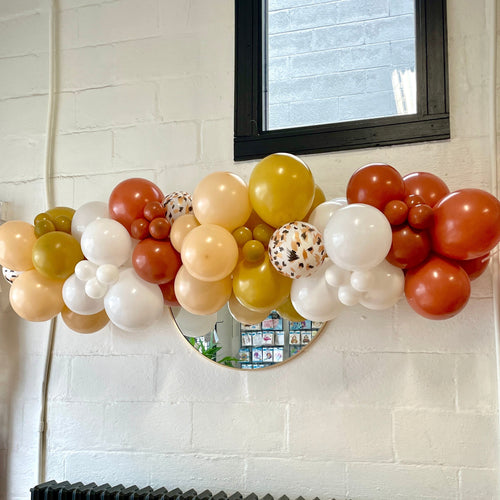 Safari balloon garland